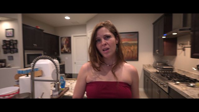 Kardeşimin Karısı Scarlett Para İçin Fışkırdı 2. Bölüm